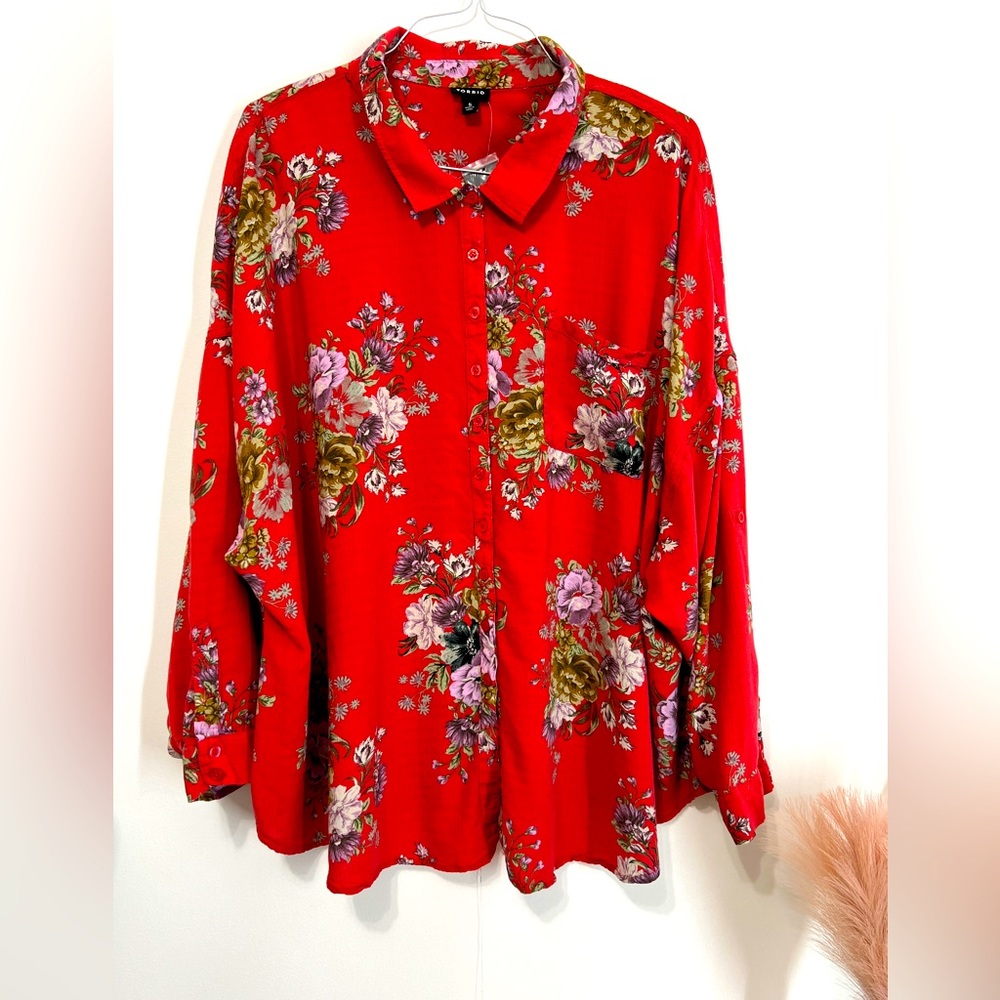New with tag Torrid with red floral L/S Linen drop Shoulders  DEPT 0050 Size 5X